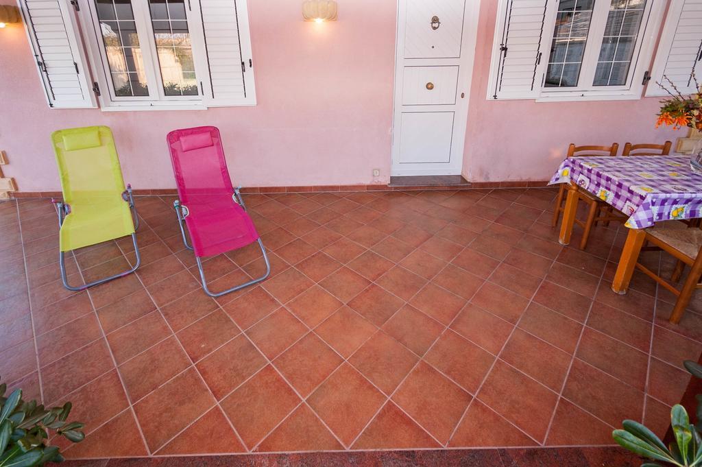 Villa Cicas Sul Mare Campofelice Di Roccella Bagian luar foto