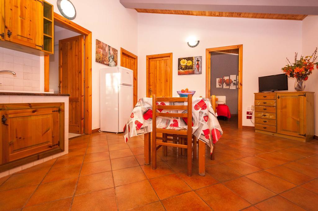Villa Cicas Sul Mare Campofelice Di Roccella Bagian luar foto