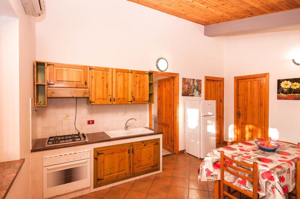 Villa Cicas Sul Mare Campofelice Di Roccella Bagian luar foto