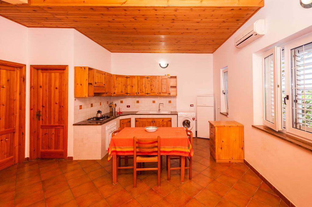 Villa Cicas Sul Mare Campofelice Di Roccella Bagian luar foto