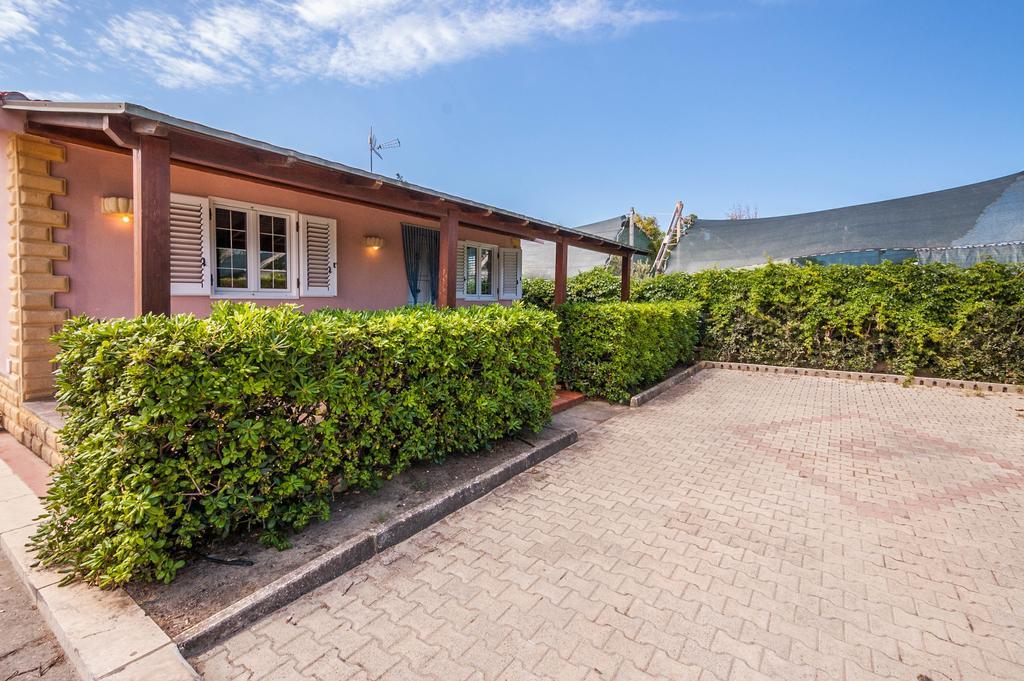 Villa Cicas Sul Mare Campofelice Di Roccella Bagian luar foto