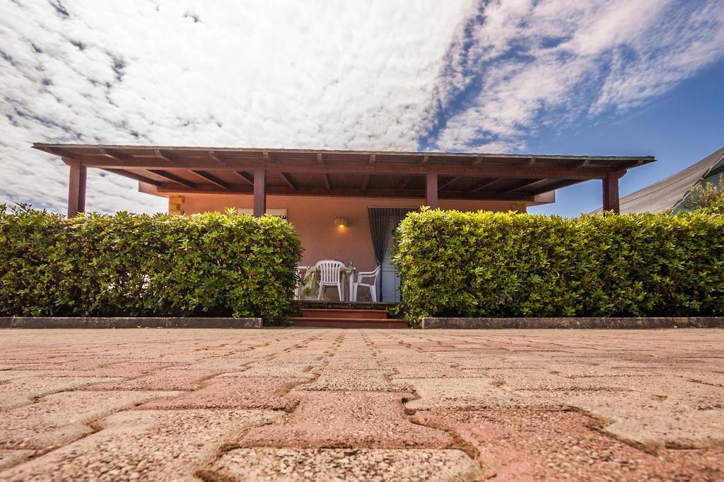 Villa Cicas Sul Mare Campofelice Di Roccella Bagian luar foto
