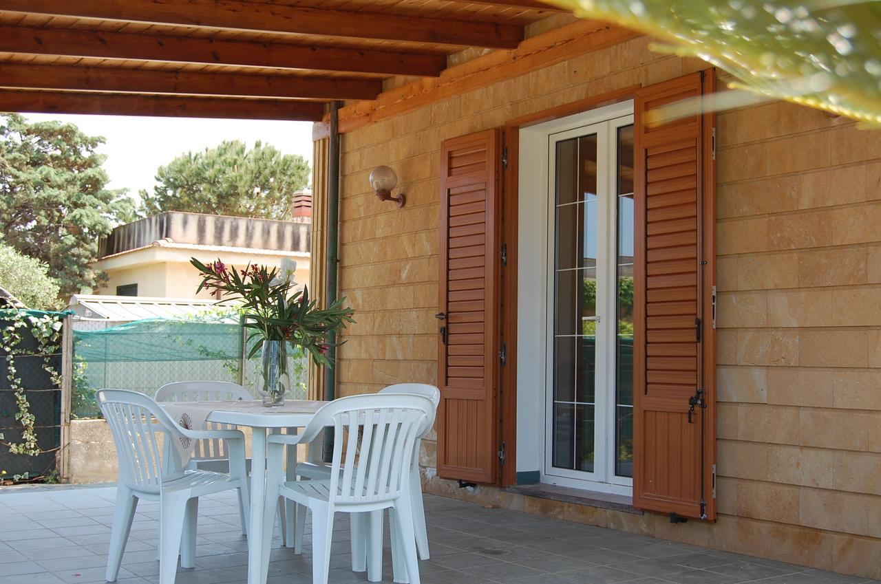 Villa Cicas Sul Mare Campofelice Di Roccella Bagian luar foto