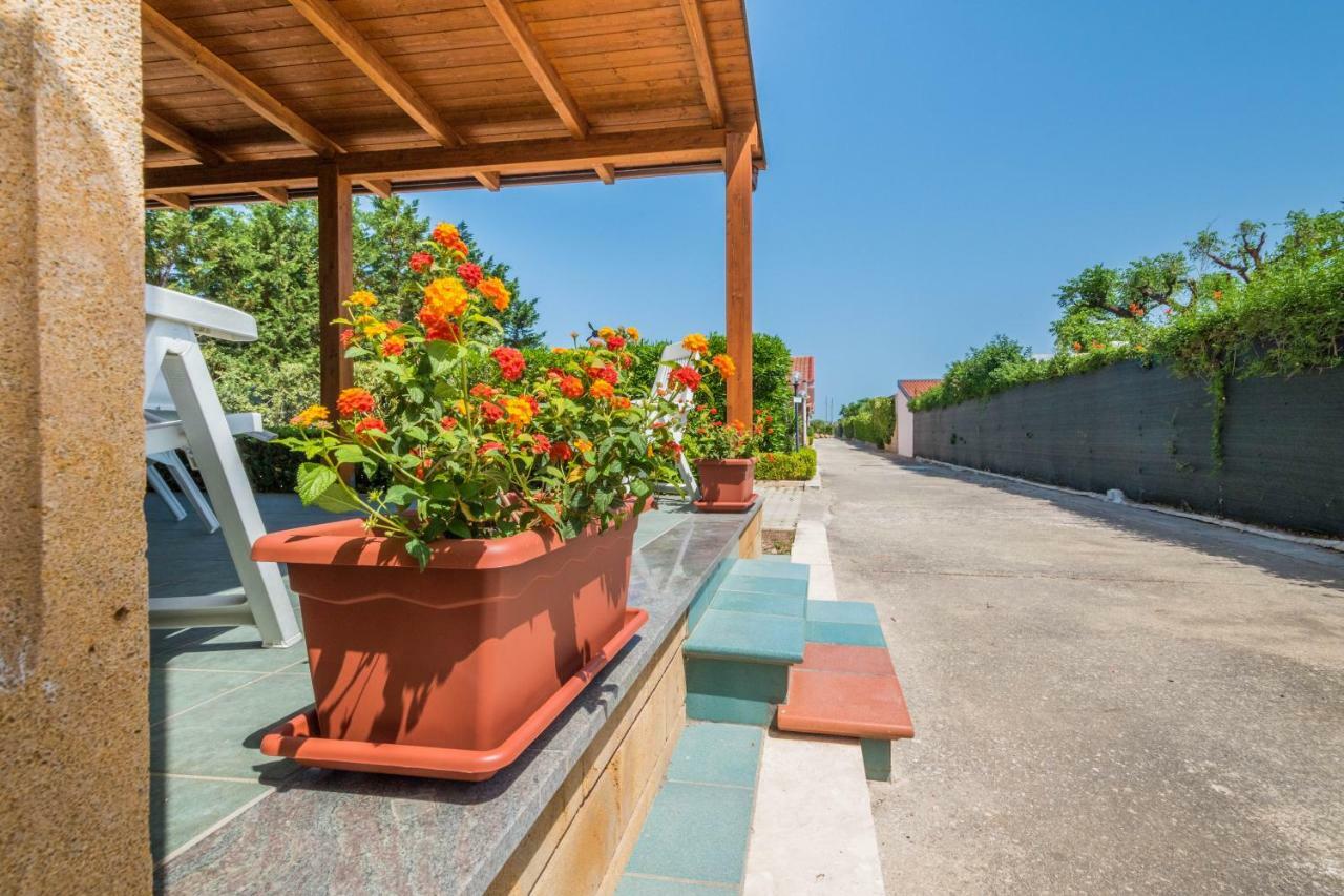 Villa Cicas Sul Mare Campofelice Di Roccella Bagian luar foto